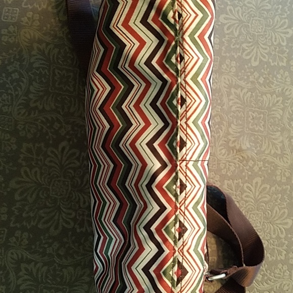 Baggallini large crossbody - Picture 2 of 9